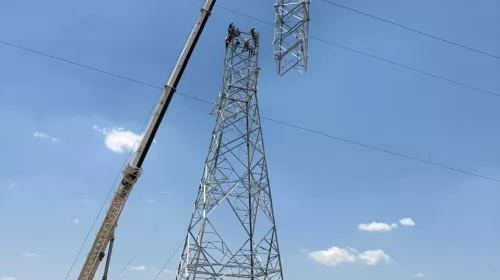 Maniobras de Izado y Montaje en Proyectos de Transmisión