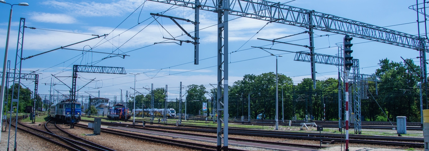 Cálculo Estructural de Postes y Soportes para Catenaria Cálculo Estructural de Postes y Soportes para Catenaria